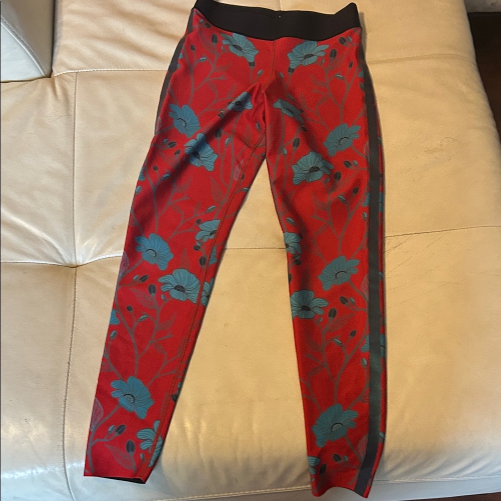 Ultracor Red and Blue Floral WomansLeggings